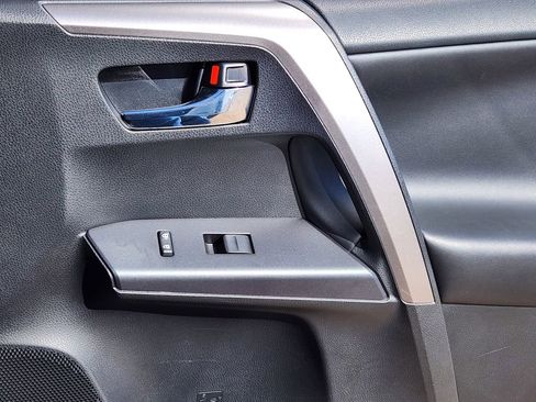 Used 2016 Toyota RAV4 XLE image 12