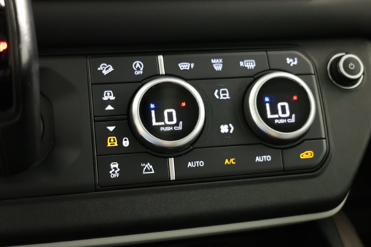 Used 2023 Land Rover Defender 130 First Edition AWD/4WD image 31