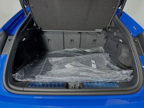 New 2026 Porsche Macan Turbo Electric image 28