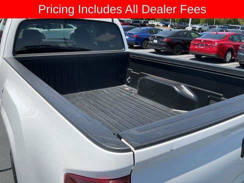 Used 2022 Toyota Tacoma SR RWD image 13