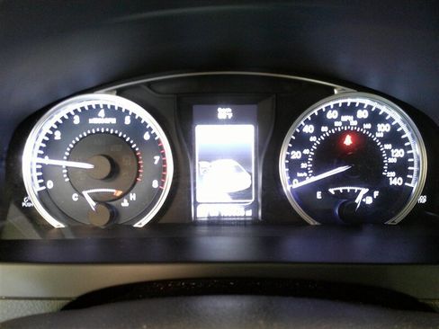 Used 2017 Toyota Camry LE image 17