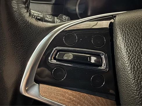 Used 2020 Cadillac Escalade Premium Luxury AWD/4WD image 19