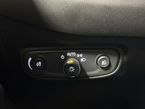 Used 2020 Chevrolet Equinox LT FWD image 18