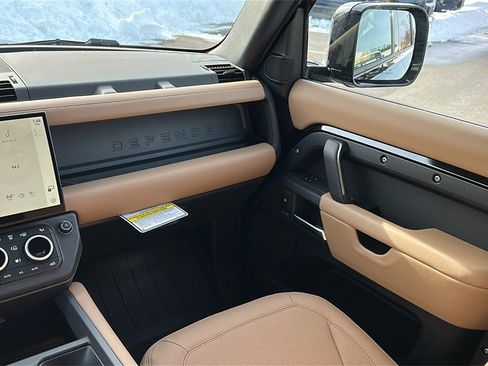 New 2026 Land Rover Defender 110 X-Dynamic SE image 22