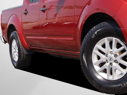 Used 2018 Nissan Frontier SV RWD image 3