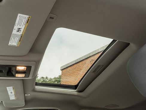 Used 2019 RAM 1500 Classic SLT w/ Black Appearance Group image 11