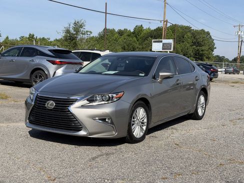 Used 2017 Lexus ES 350 FWD image 2
