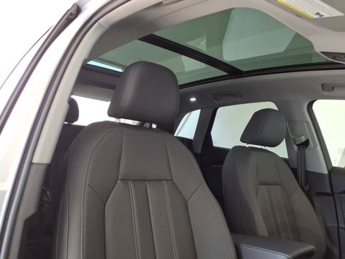 Certified 2025 Audi Q5 Premium w/ Convenience Package AWD/4WD image 19