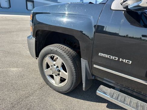 Used 2015 Chevrolet Silverado 2500 LTZ image 8
