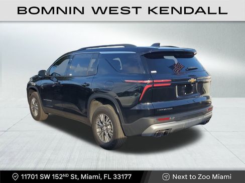 Used 2025 Chevrolet Traverse LT image 5