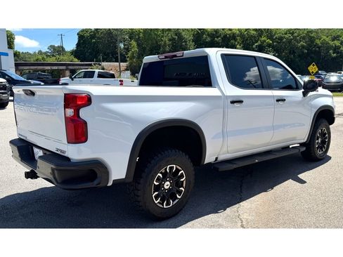Used 2022 Chevrolet Silverado 1500 ZR2 w/ Technology Package image 5