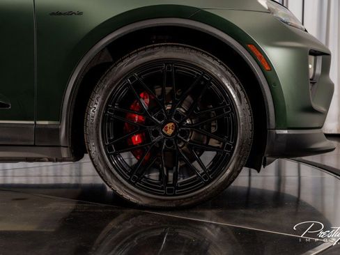 Used 2025 Porsche Macan 4S Electric image 20