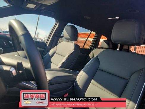 Used 2025 Buick Enclave Preferred image 19