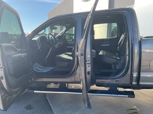 Used 2019 Ford F250 Lariat w/ Lariat Value Package image 22