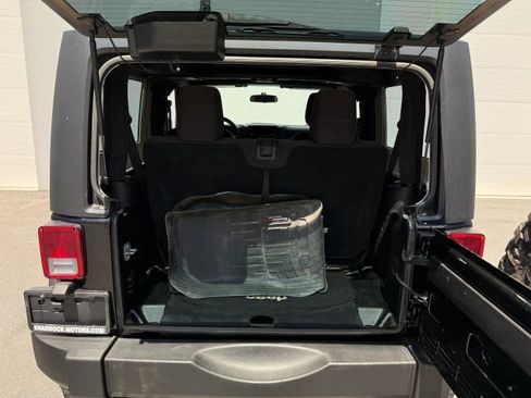 Used 2015 Jeep Wrangler Sport AWD/4WD image 28