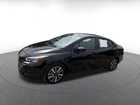 Used 2025 Nissan Versa SV image 8