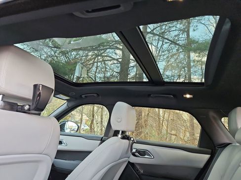 Used 2024 Land Rover Range Rover Velar Dynamic SE image 21