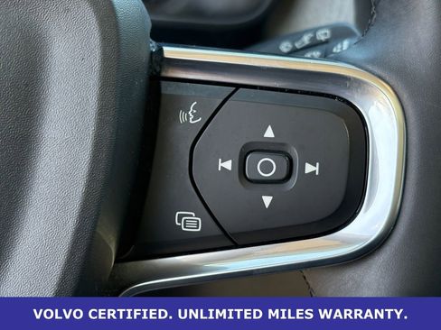 Certified 2025 Volvo XC40 B5 Plus image 18