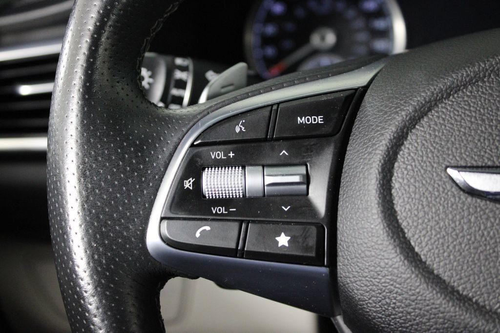 Used 2023 Genesis G70 2.0T RWD image 25