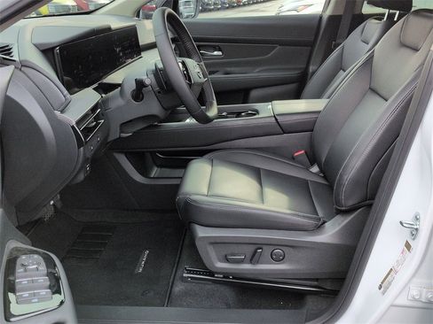 Used 2025 Nissan Murano SV image 14