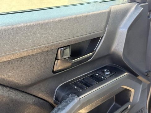 Used 2025 Toyota Tacoma SR5 image 18