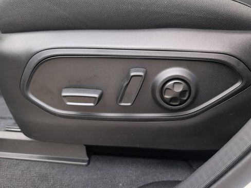 New 2025 Jeep Grand Cherokee L Laredo image 21