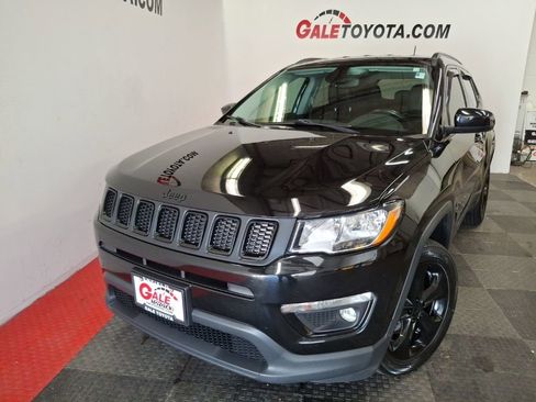 Used 2020 Jeep Compass Latitude image 3