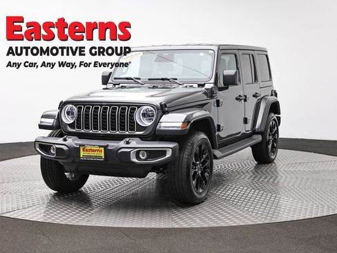 Used 2025 Jeep Wrangler Unlimited Sahara image 1