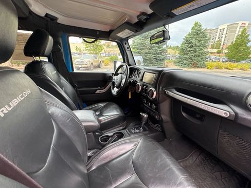 Used 2016 Jeep Wrangler Unlimited Rubicon AWD/4WD image 18