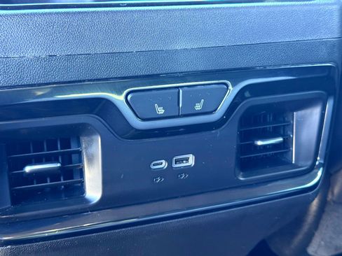 Used 2024 Chevrolet Silverado 2500 ZR2 w/ Technology Package image 26