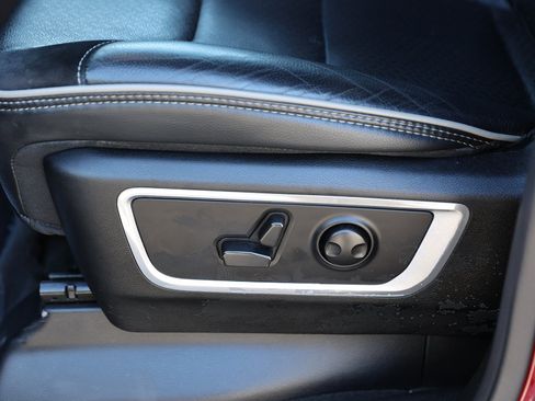 Used 2022 RAM 1500 Laramie w/ Sport Appearance Package image 19