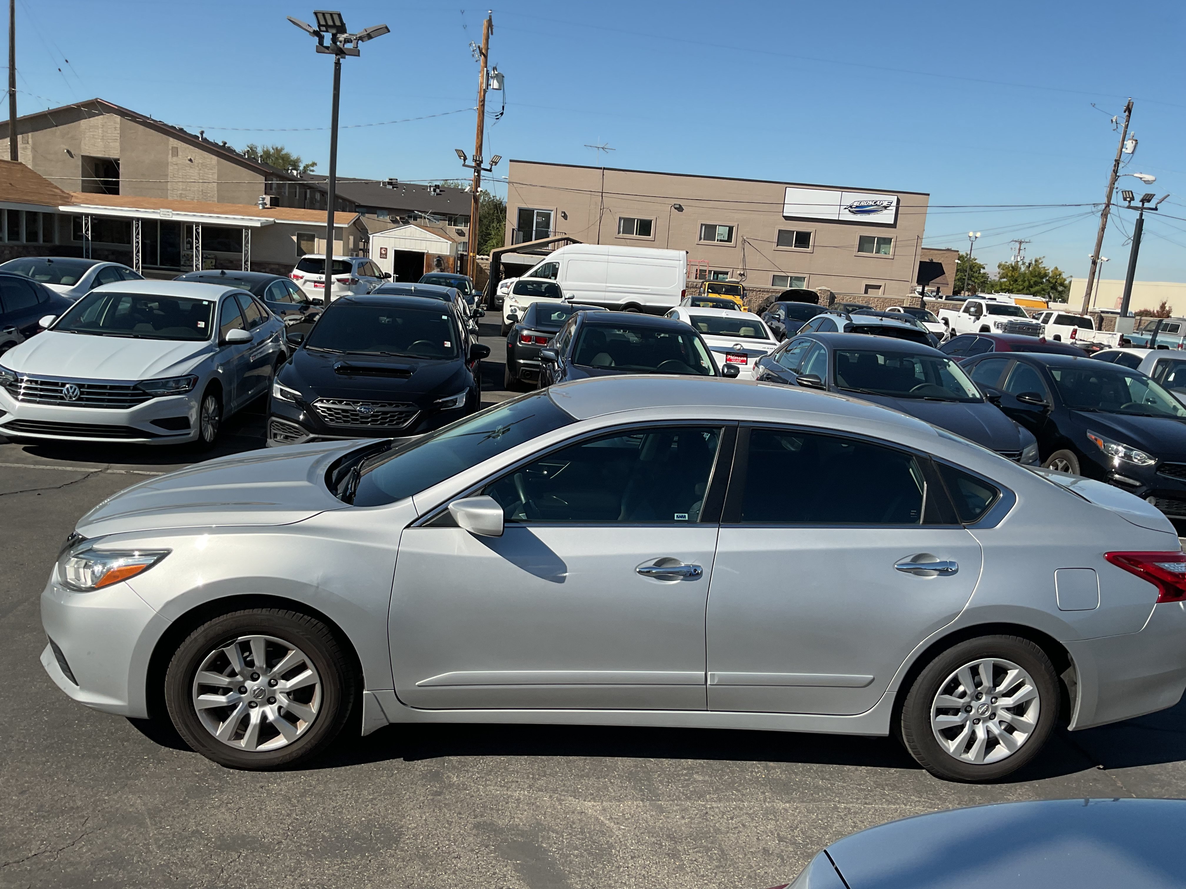 Used 2017 Nissan Altima 2.5 S w/ Power Driver Seat Package FWD image 4