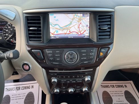 Used 2015 Nissan Pathfinder Platinum AWD/4WD image 29