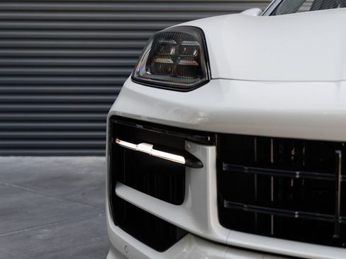 Used 2026 Porsche Cayenne GTS AWD/4WD image 42