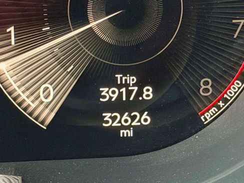 Certified 2022 Bentley Bentayga image 38