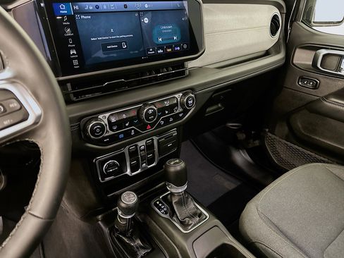 Used 2025 Jeep Wrangler Sahara w/ Safety Group image 25