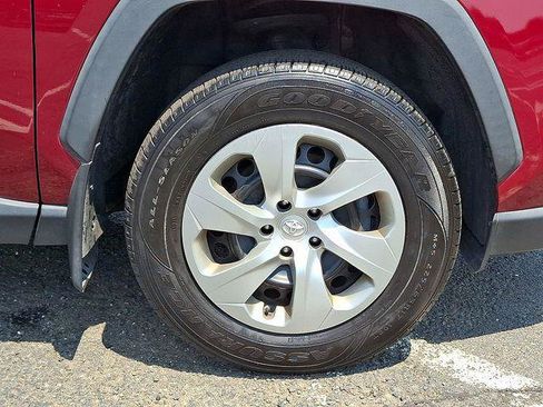 Certified 2022 Toyota RAV4 LE AWD/4WD image 8