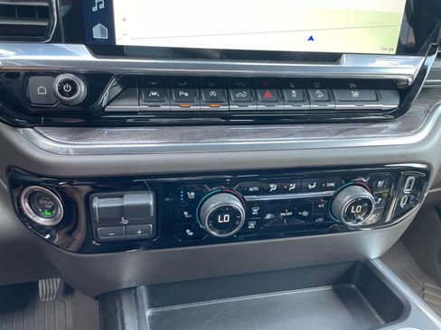 Used 2023 Chevrolet Silverado 1500 LTZ w/ LTZ Premium Package AWD/4WD image 14