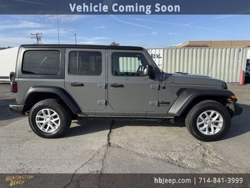 Used 2023 Jeep Wrangler Sport S image 4