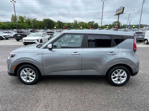 Used 2025 Kia Soul LX w/ LX Technology Package FWD image 27