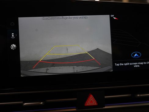 Used 2025 Hyundai Elantra SEL FWD image 27