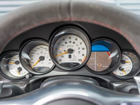 Used 2015 Porsche 911 GT3 image 17