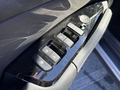 Used 2024 Kia Sportage X-Line w/ X-Line Premium Package image 24