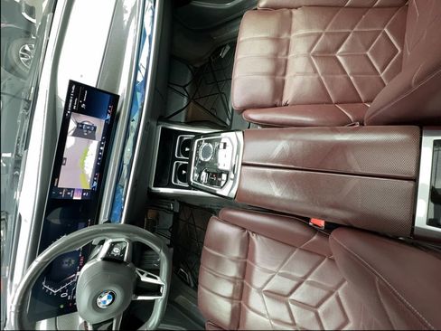 Used 2023 BMW 740i w/ Luxury Rear Seating Package RWD image 34