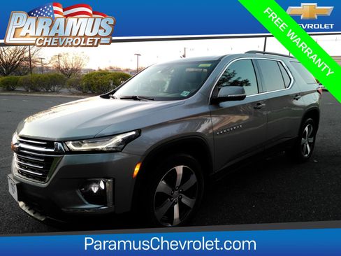 Certified 2023 Chevrolet Traverse LT w/ LT Premium Package AWD/4WD image 1