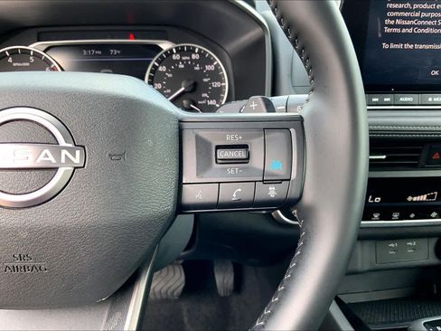 Used 2025 Nissan Rogue SV AWD/4WD image 24