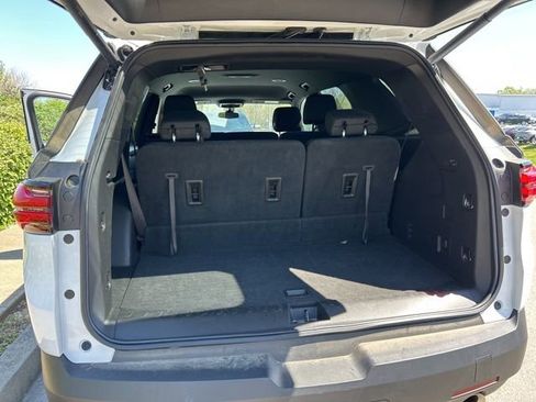 Used 2023 Chevrolet Traverse LT AWD/4WD image 12