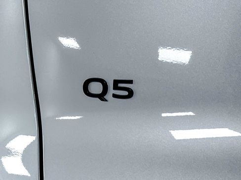 Used 2025 Audi Q5 Premium w/ Premium Plus AWD/4WD image 27
