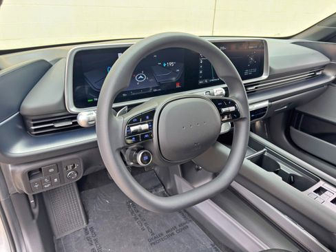 Used 2025 Hyundai Ioniq 6 SE RWD image 12