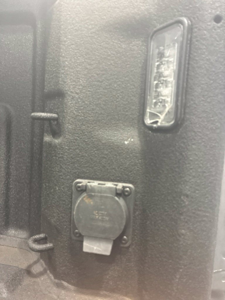 Used 2021 GMC Sierra 1500 AT4 w/ AT4 Preferred Package AWD/4WD image 7
